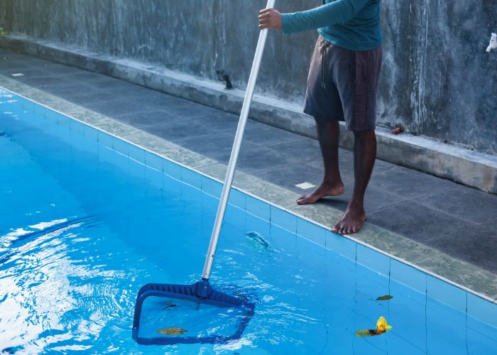 pool cleaning service in Bradenton